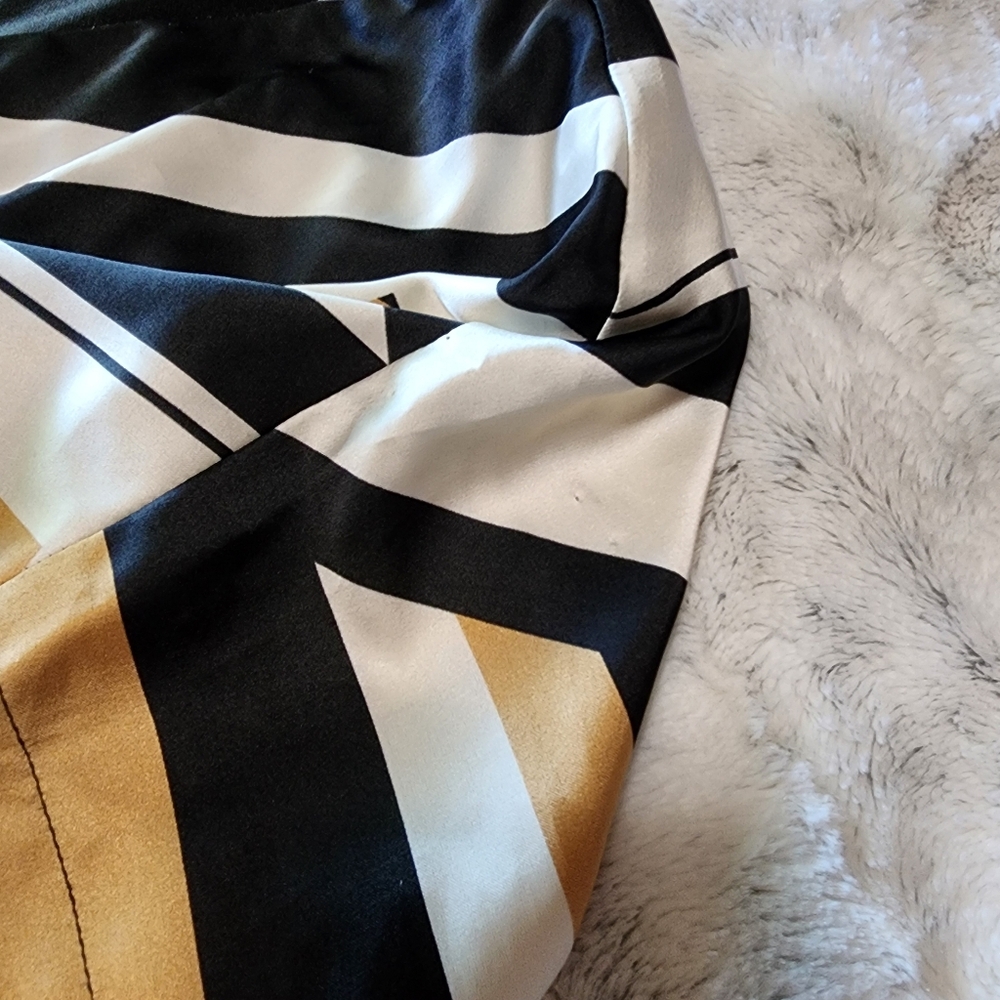 Luxeology Geometric Black and Gold Wide Leg Jumpsuit - Size XL Petite Length - Picture 11 of 16